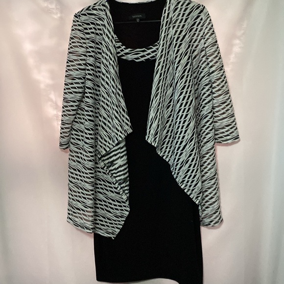 R&M WO SIZE 16 BLACK WHITE WAVE DESIGN DRESS WITH ATTACHED WATERFALL JACKET EUC - Picture 7 of 11